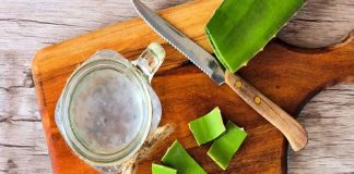 How to Make a Homemade Aloe Vera Facial Cleanser How to Make a Homemade Aloe Vera Facial Cleanser