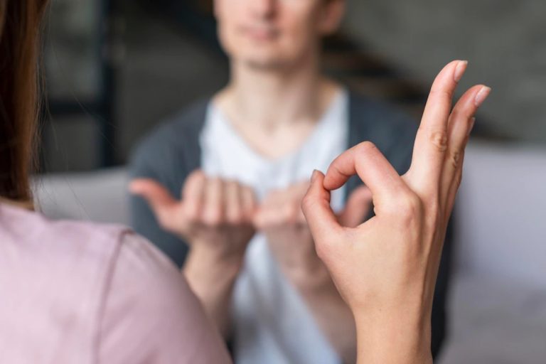 Top Tips for Communicating With Somebody Who is Deaf