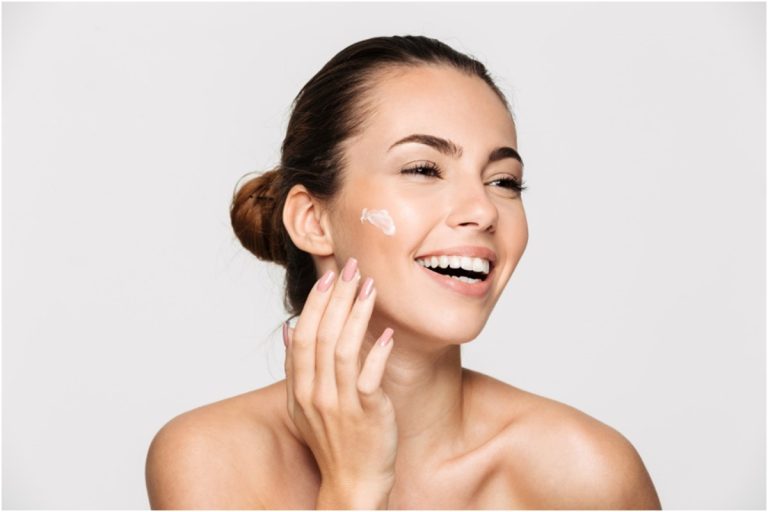 How to Create a Daily Skin Care Routine at Home?