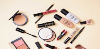 X Gifts for the Makeup-Lovers in Your Life makeup lovers