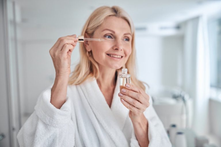How to Determine the Most Appropriate Serum for Your Face Skin?