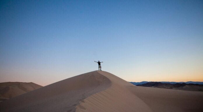 From Ordinary to Extraordinary: The Art of Self-Makeover Self-Makeover