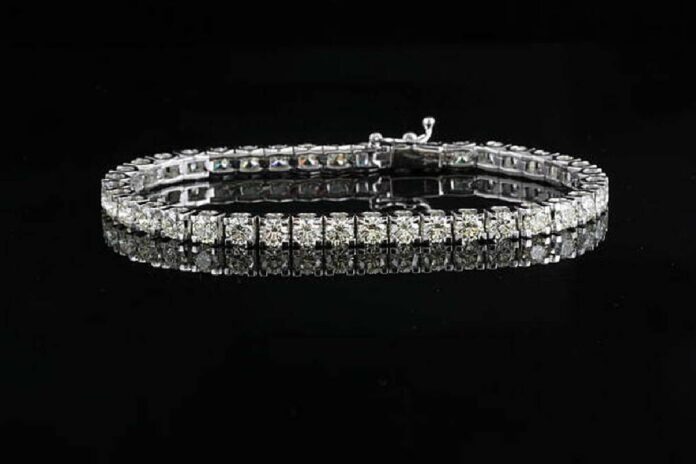 Diamond tennis bracelet Diamond tennis bracelet